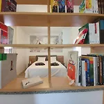 Jung Apartment